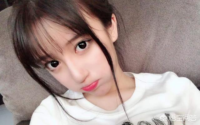 斗鱼绝地求生“直播一姐”易主,PDD凌晨给小团团狂刷10万,呆妹“怕了”你怎么看？