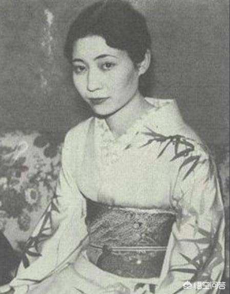 唐怡莹作为满清皇室的媳妇,为何会周旋于皇室公子和军阀公子之间？