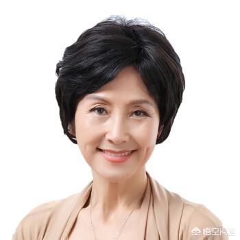 中老年人的发型 60岁的女人适合什么发型 我要软文网