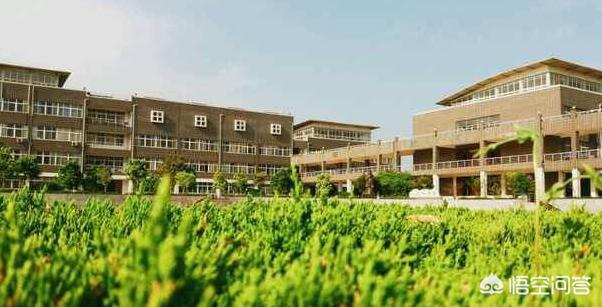 邯郸大学教室门:邯郸学院是一所什么档次的大学？