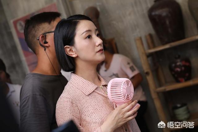 李倩身高:李倩嘴唇上标志性的痣怎么没有了？