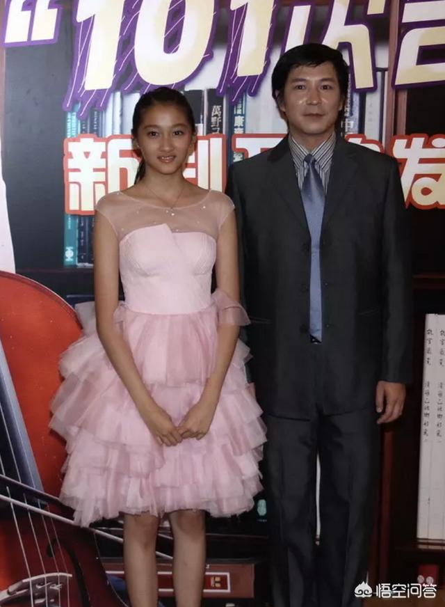 柳岩素颜照曝光:有哪些女明星刚出道时皮肤黑黄，后来突然变很白很白？
