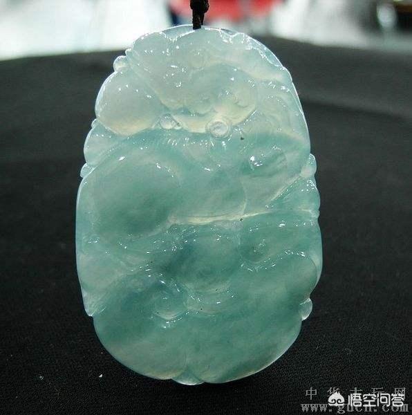 冰种飘蓝花翡翠价格,翡翠中飘花和飘绿哪个更值钱？