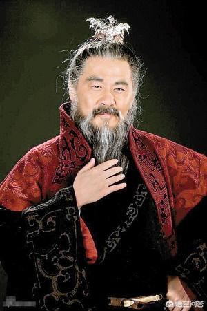 有人认为,曹操实际上是中国历史上能文善武的最了不起的准皇帝,你认同否？