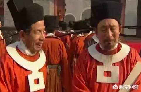 有些人觉得清朝的服装很丑，对此你怎么看？