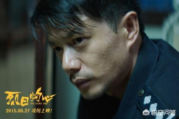 帕丽斯希尔顿:超模阿普顿被称之为最美火箭球迷，这是为什么