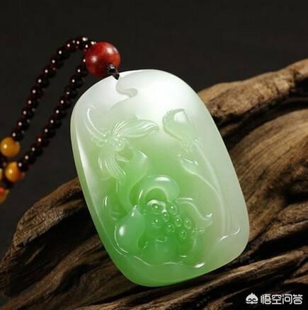 白底青翡翠什么档次,花青种翡翠和白底白底青种的区别？