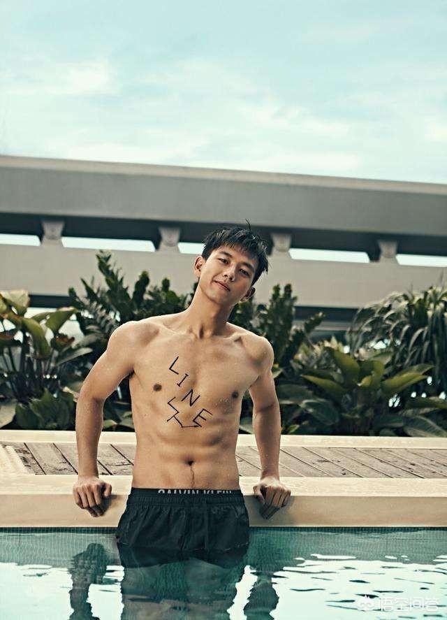 李现12厘米:李现和彭于晏选一个当男朋友，小姐姐们你们选哪个？