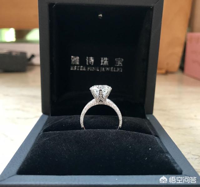 你会选择一个1克拉颜色K-L色还是选一个70分E色的呢？