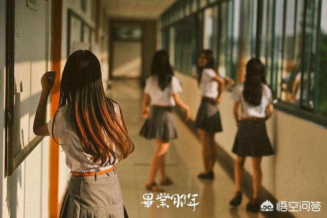倪妮初中毕业照曝光:初中毕业，成绩不好，学一门什么技术比较好