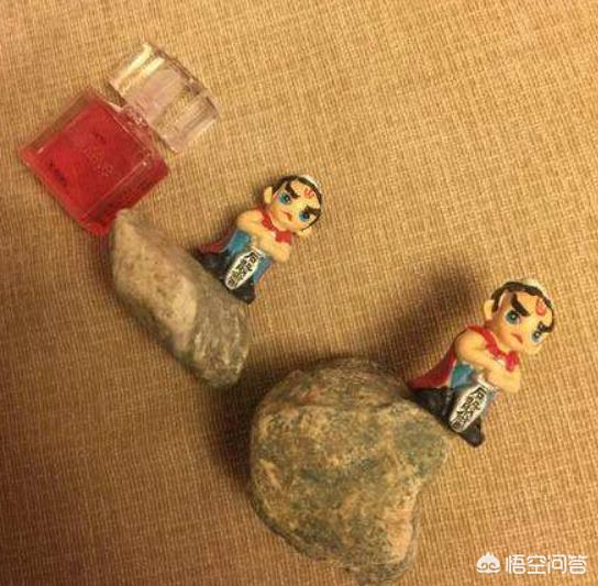 旅游景点卖纪念品,一年纯利五十多万就干半年,大家知道景点周边都有什么暴利行业？