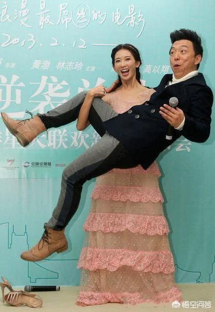 老狼妻子:哪些明星的恋爱从校园就开始了？又有哪些是青梅竹马两小无猜的？