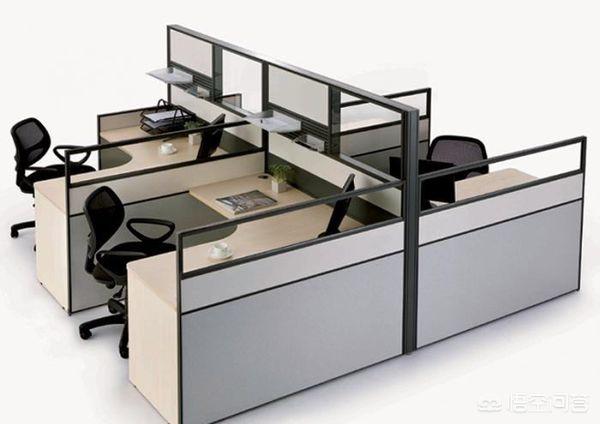 微型计算机体积小，适合放在办公桌上使用，又可被称为什么？