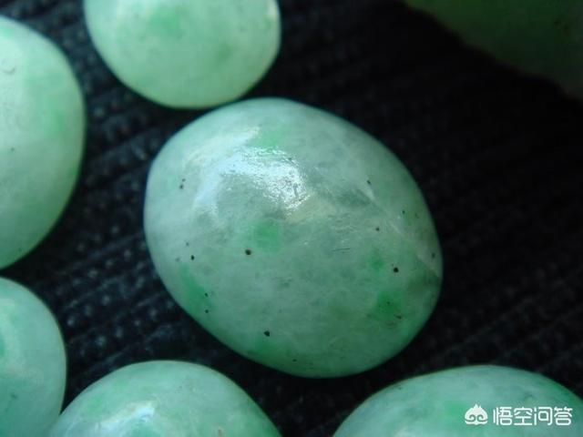 和田翠青料是什么,青海翠和翠青料是一样的吗？