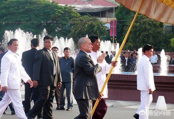 诺罗敦苏拉玛里特:柬埔寨国王没有后代，以后谁当国王呢？