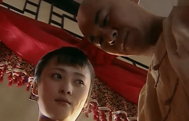 蒋勤勤在《乔家大院》中扮演的陆玉菡堪称完美妻子，从哪些地方可体现她的智慧？