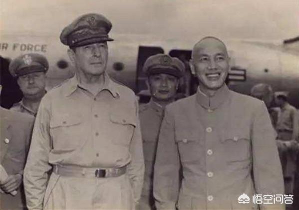 美国五星上将麦克阿瑟是怎样被解职的？为什么？插图40