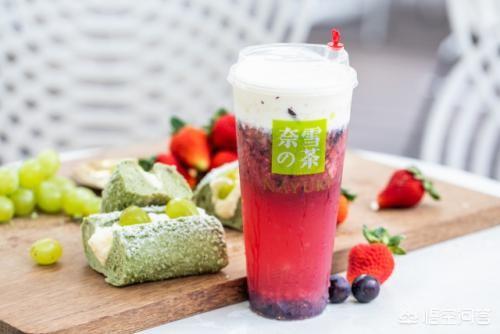 奈雪怼喜茶抄袭:奈雪创始人在朋友圈怼喜茶创始人“抄袭”，你站哪边