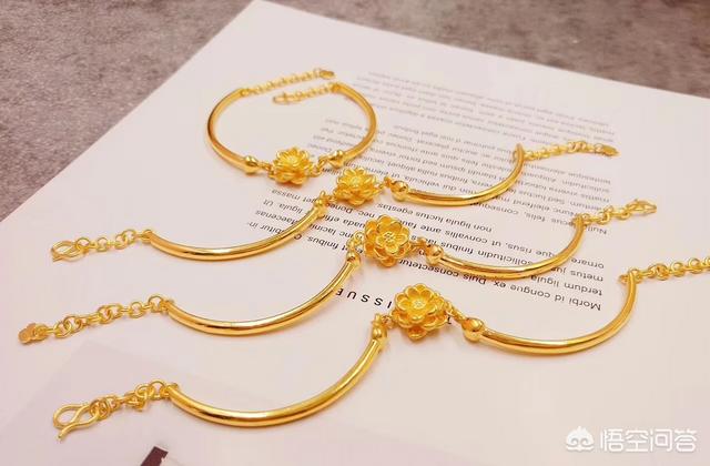 玉镯越戴越黄是什么情况,玉镯戴两年之后不亮了，是怎么回事？