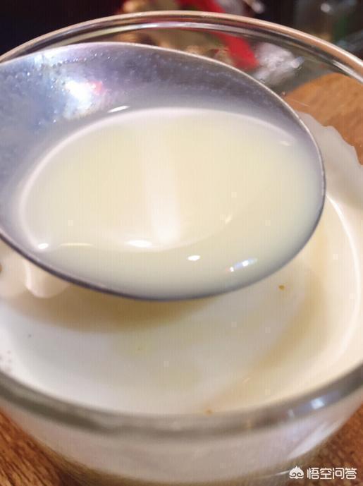 豆浆西施图片:吃早餐要了一碗豆浆，服务员给了一小袋醋，干什么用的？