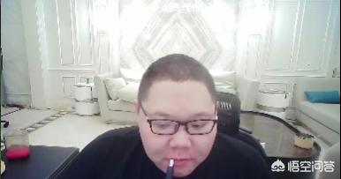 LOL：斗鱼一哥PDD即将停止直播,已被沈灵敏多番催促,无奈说出病情,如何评价？