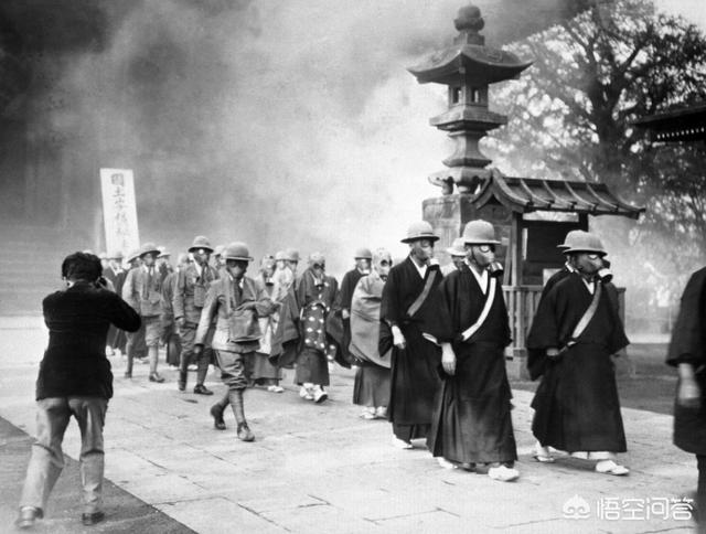 头条问答 历史上 当日军正在四处侵略忙于二战时 日本国内的民众在做什么 21个回答