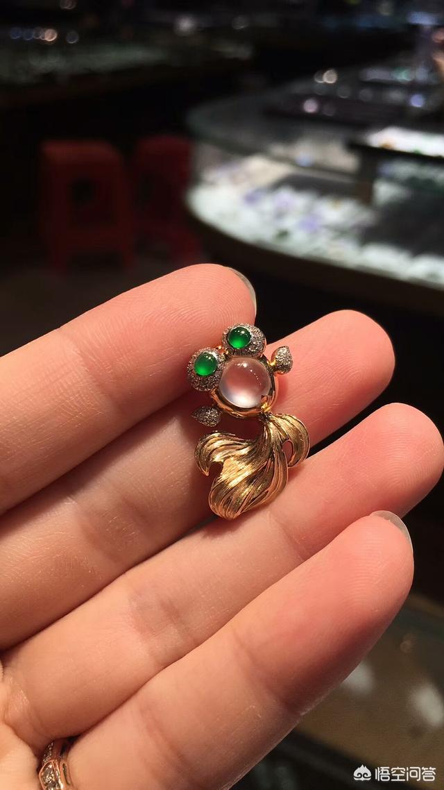 翡翠的灵气的真实故事,翡翠是靠缘分买的才幸运真是这样的吗？