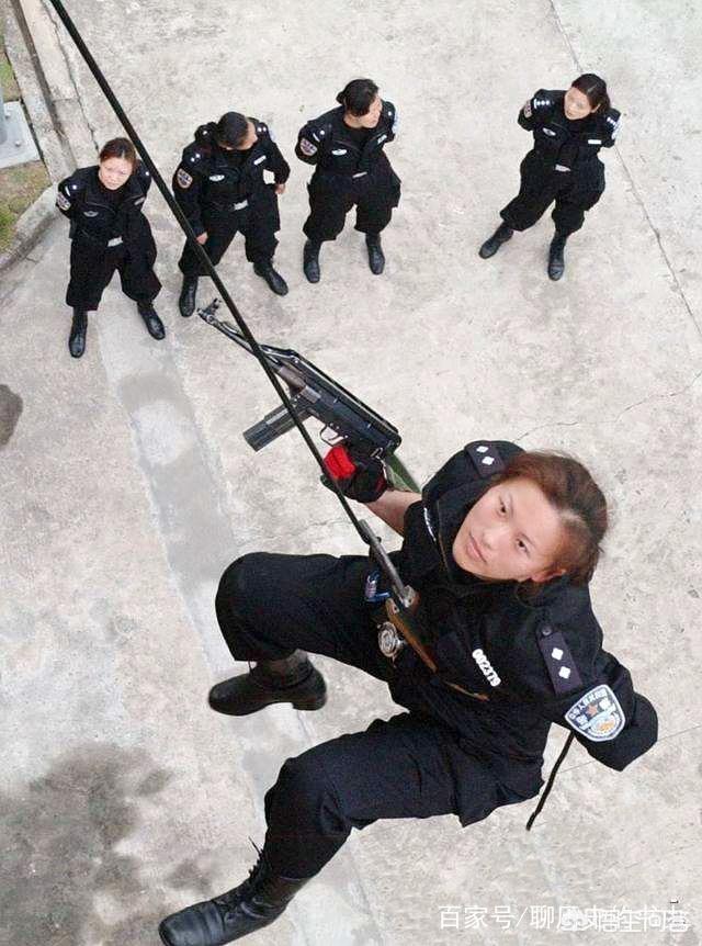 如何训练狗中枪倒地:如何训练泰迪狗 死刑犯被枪决时，为何一定要跪在地上？是不是因为害怕他们逃跑？
