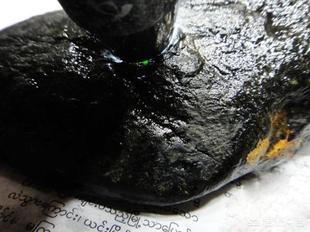 翡翠原石有哪些场口,为什么说莫湾基场口翡翠原石的赌性最大？