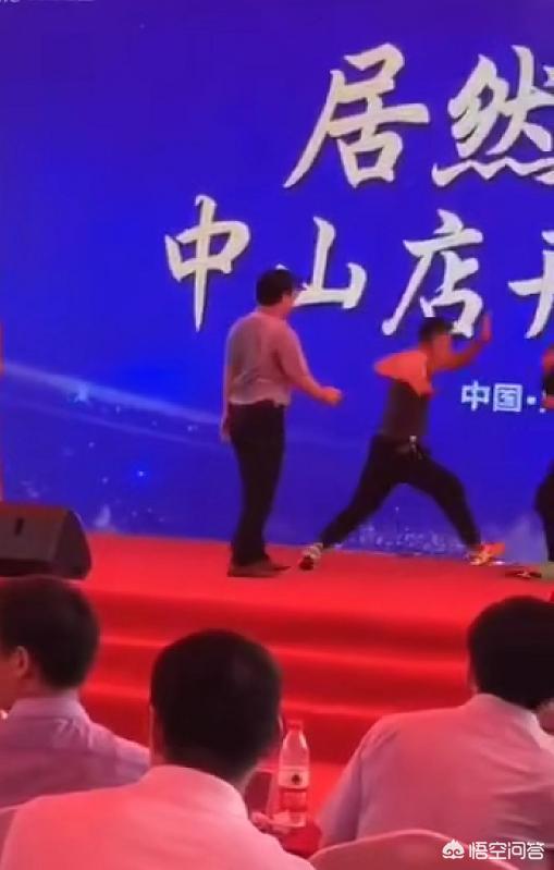 任达华首谈遇刺细节:任达华在活动现场被捅伤，你怎样看这事
