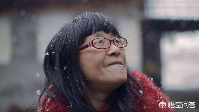 你认为余秀华的《穿过大半个中国来睡你》的诗名可以接受吗？
