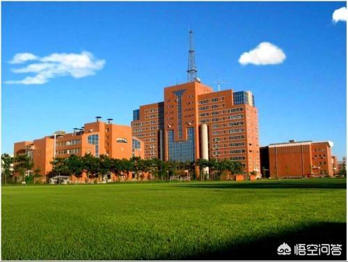 不少人乍一看这校名,像是盗用北京科技大学,电子科技大学的校名,判定