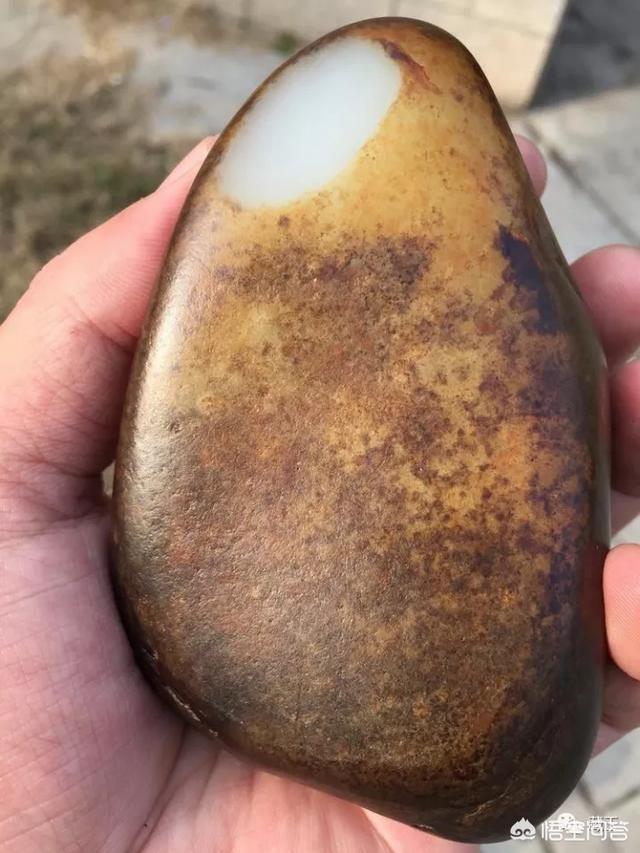 和田玉是透好还是不透好,白玉是不透明的好还是半透明的好？