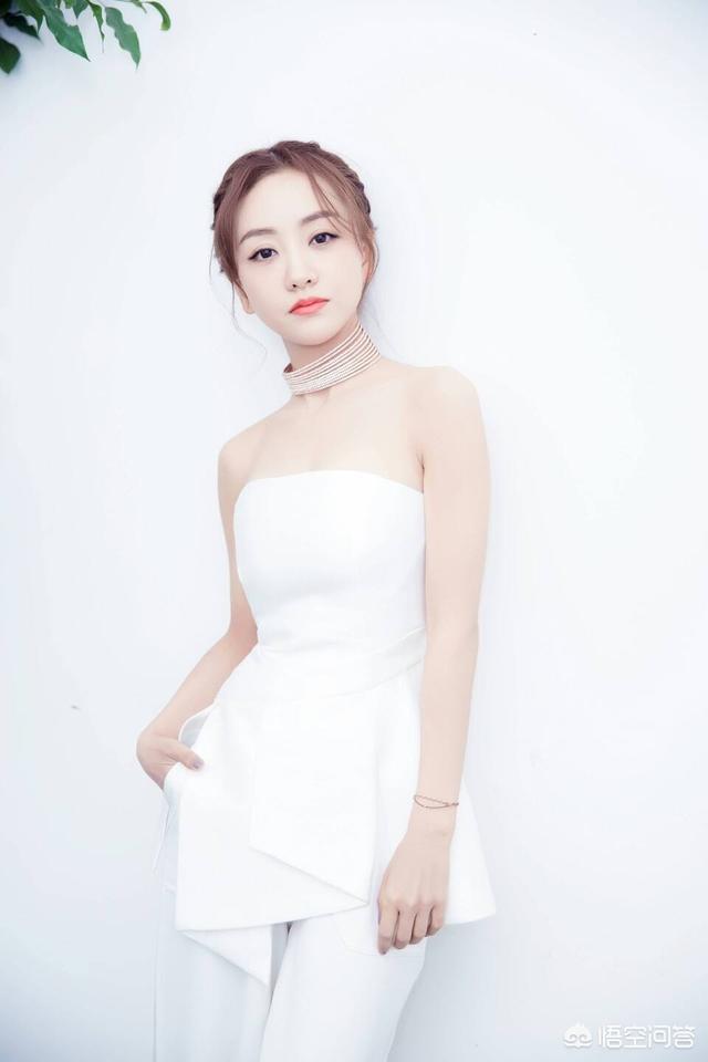 翘臀嫩模三角洲泄春光:娱乐圈长的漂亮但是不红的女明星有哪些？