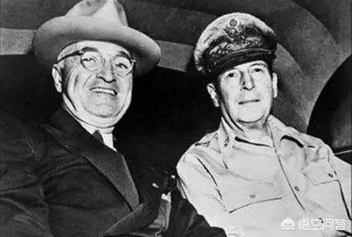 美国五星上将麦克阿瑟是怎样被解职的？为什么？插图110