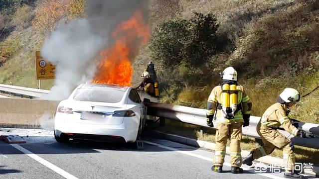 电动汽车着火，电动汽车着火怎么灭，注意什么？