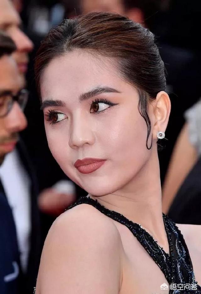 越南明星:如何看待越南模特穿着暴露将面临巨额罚款一事