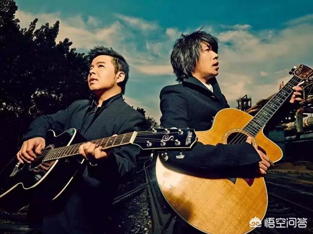 飞儿乐队主唱分手:飞儿乐团换新主唱后，现在怎么样了”