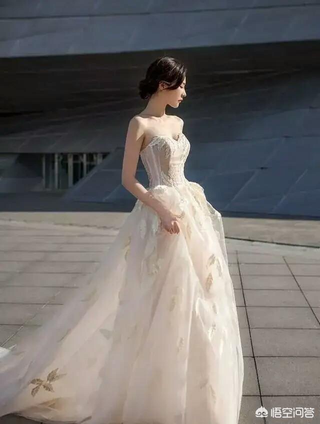 人像摄影后期，你会保留自己真实一面，还是会把脸部的痘斑、皱纹都去除，还是三分修？