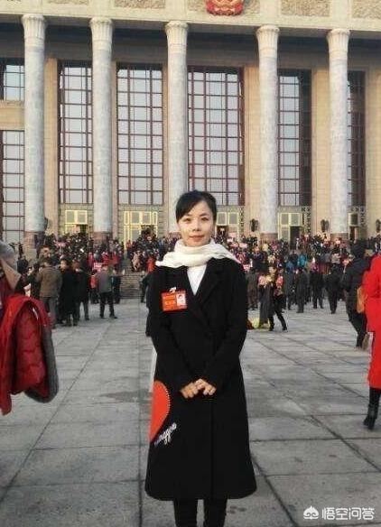 毕福剑和王二妮:当年星光大道红人，30多岁的王二妮，现今如何？