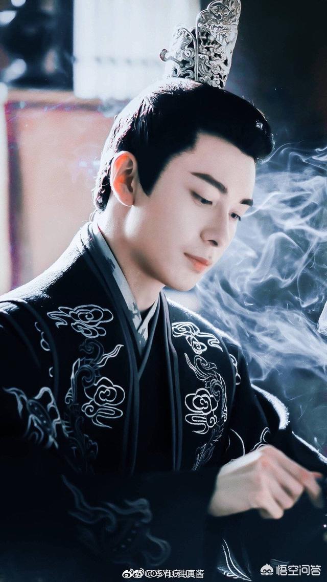张新成身高:明星在电视上那么漂亮，现实中也是一样吗