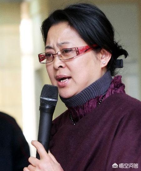倪萍医院看赵忠祥:倪萍的节目总是哭哭啼啼，节目为什么要煽情？