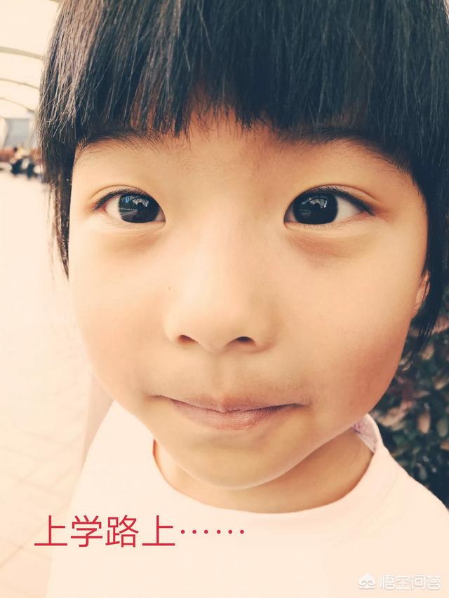 幼儿园禁止小学化,但是读小学老师又一笔带过,大家有在家里提前教小孩写字算数吗？