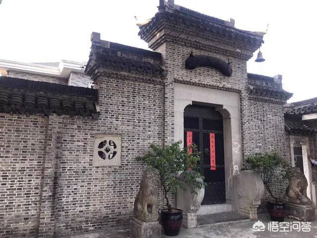 陈嘉桓被非礼照片:多年不见的异性同学，聚会后张开怀抱想要拥抱你，该拒绝吗