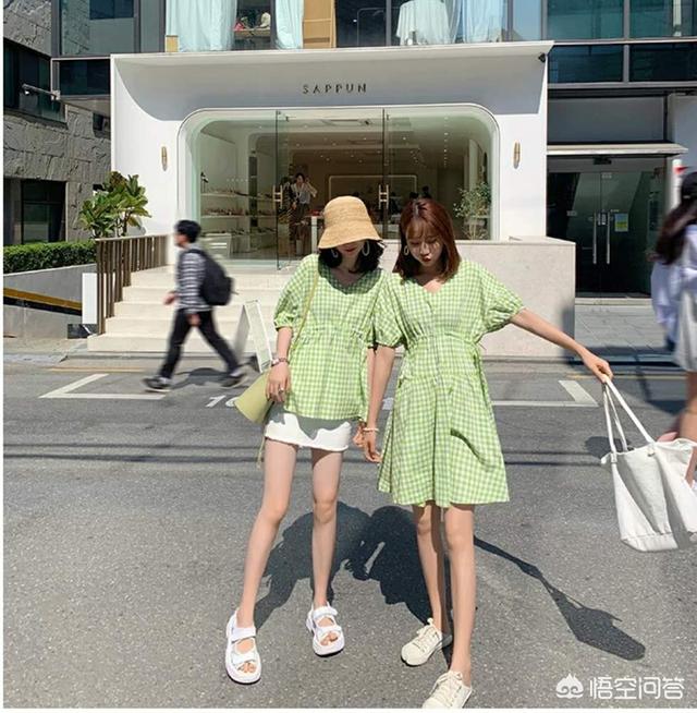 <a href=https://maguai.com/list/50-0-0.html target=_blank class=infotextkey>时尚</a>连衣裙气质潮:今年连衣裙流行什么款式？