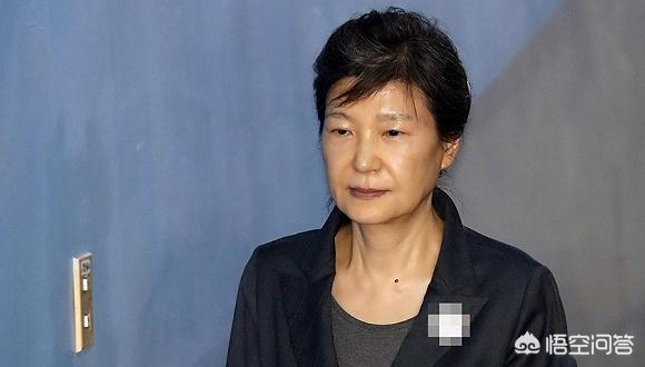 刘在石鞠躬致歉:刘德华演唱会因为嗓子问题停演，他会不会因此退出歌坛？