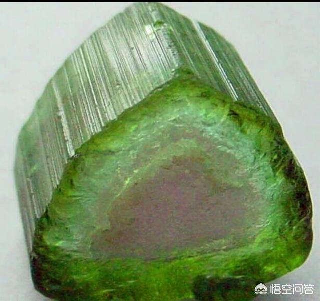 翡翠属于什么档次,春带彩的翡翠是什么档次？