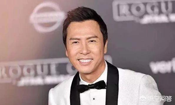 爱情维修站:穿上西装的张晋火了之后，为何票房号召力还不如甄子丹吴京呢