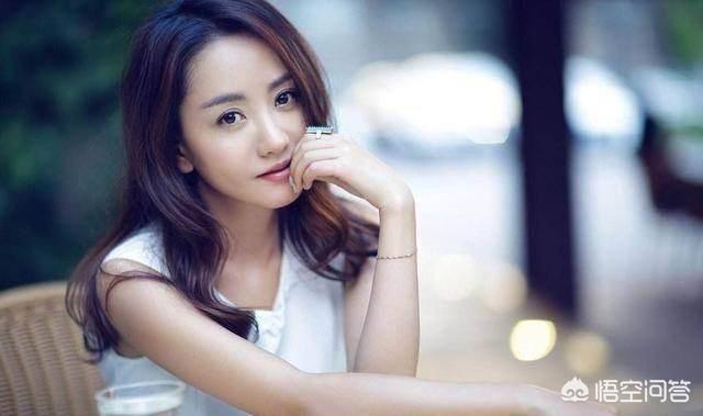 傅莹简历:冬天公务员面试，女生应该怎么穿