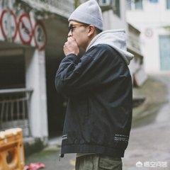 图片内容是关于掏心的伤感头像